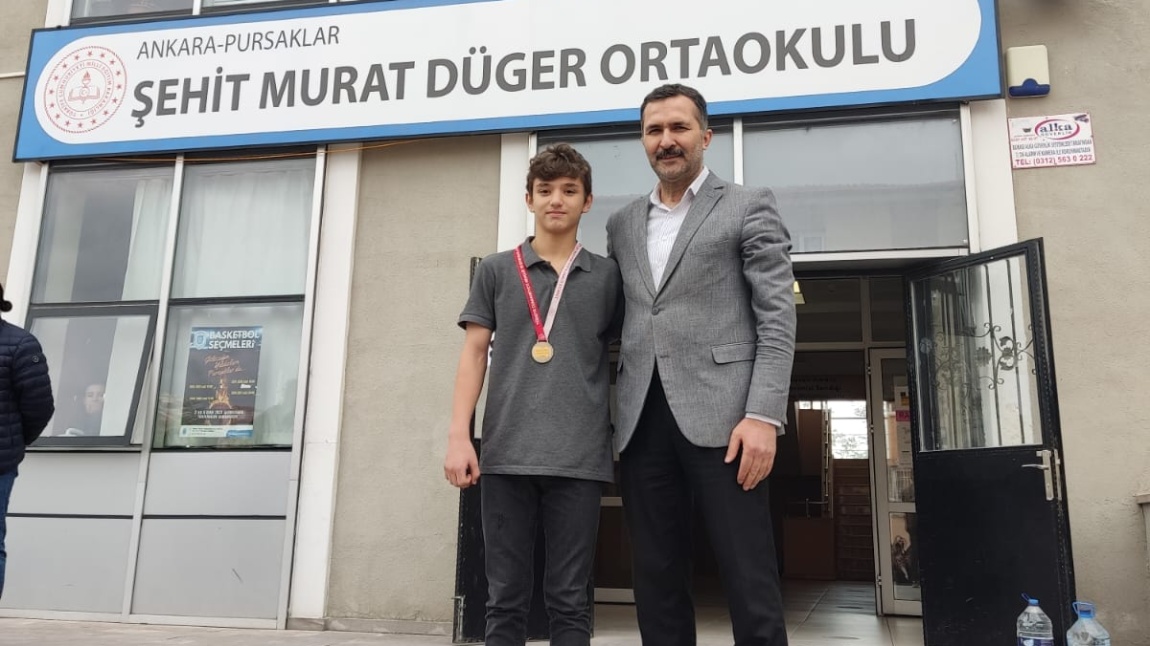 Okulumuz 6/E sınıfı öğrencisi İsmail Kekeç Okul Sporları Serbest Güreş Türkiye Şampiyonasında 52 kg’da Türkiye İkincisi olmuştur.Öğrencimizi tebrik eder başarılarının devamı dileriz.